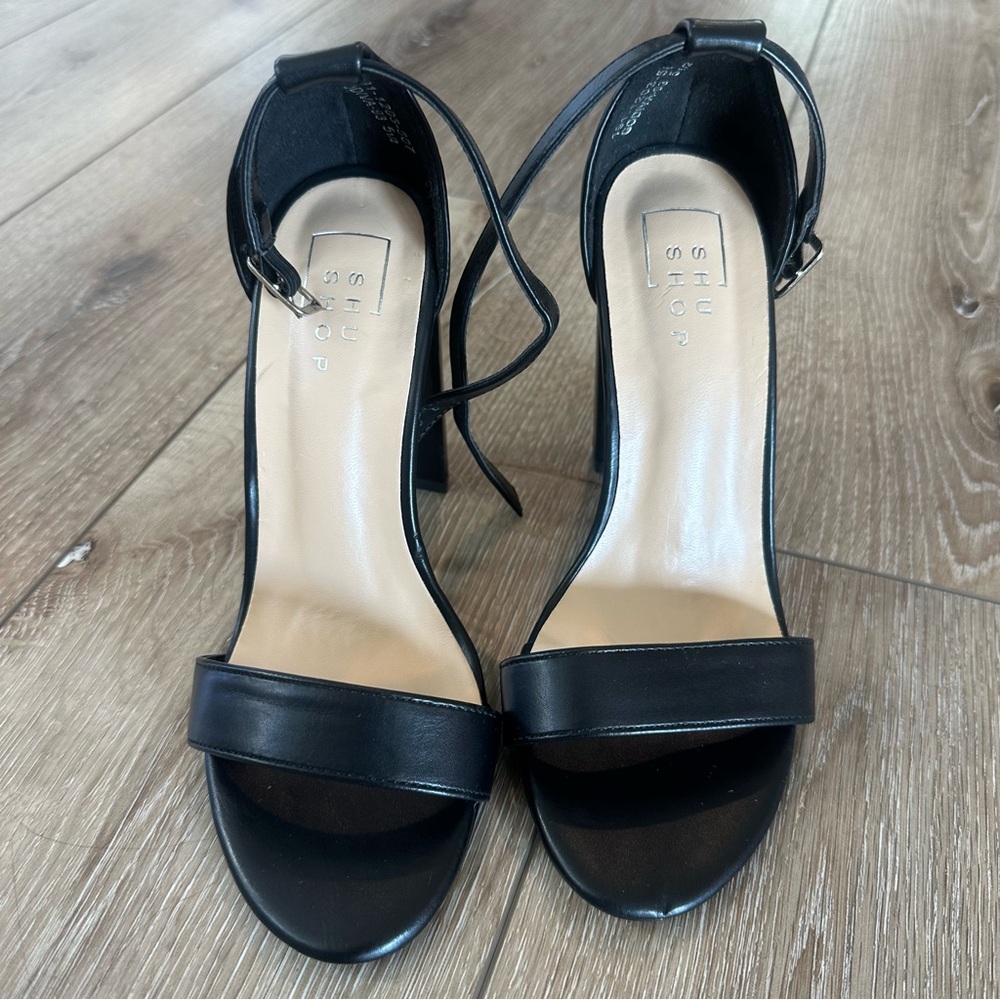 Vici Dolls ShuShop Classic Leather Black 4” Block Heel Sandals Heels Size 5.5